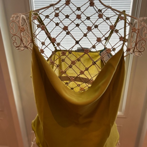 XLarge satin top new - Picture 6 of 10